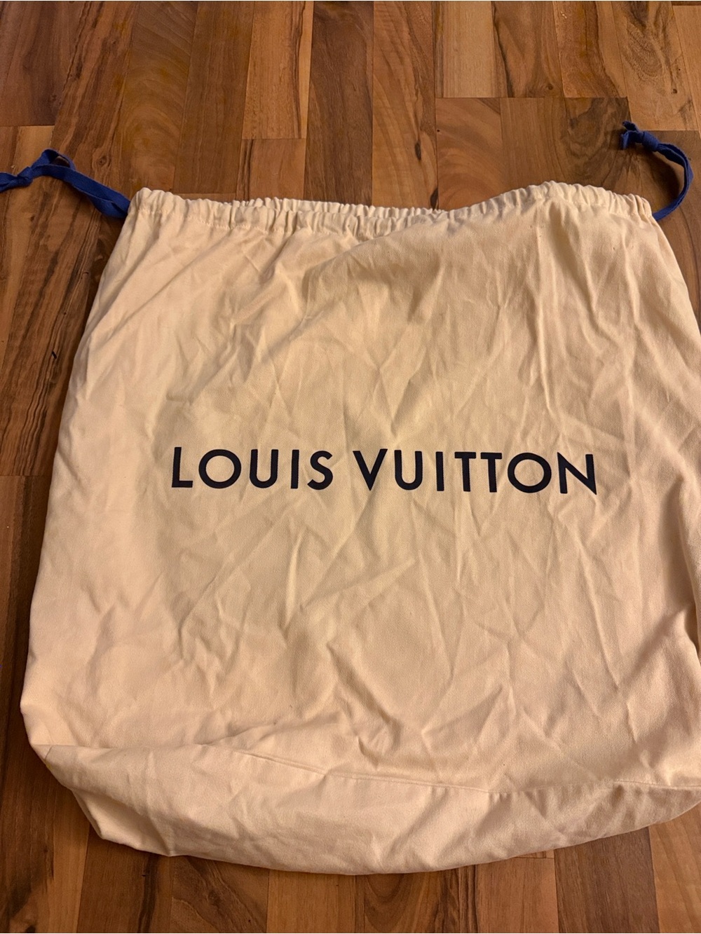 Louis Vuitton Cream Canvas Drawstring Dust Bag with Navy Logo - Picture 2 of 5